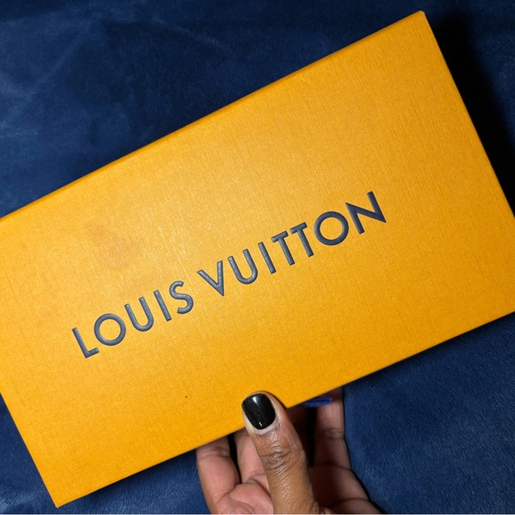 AUTHENTIC Louis Vuitton Damier Ebene Sarah Wallet 💳 PRISTINE condition 💸 - Picture 2 of 4